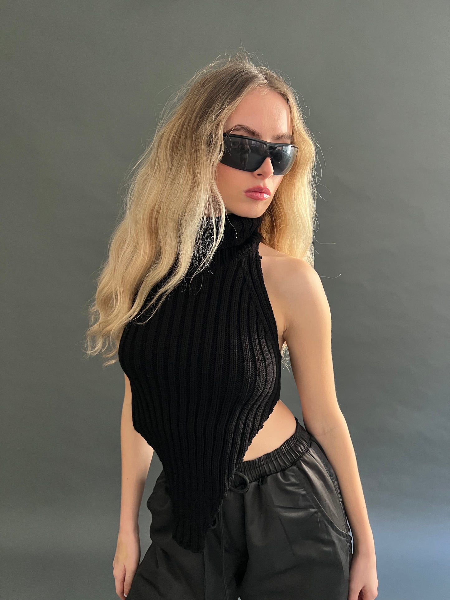 Knit Distressed Halterneck - Black